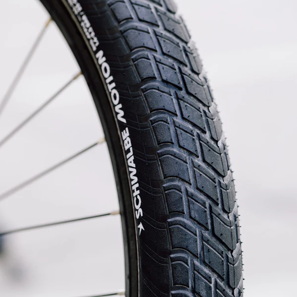 Motion Big Apple Tire (26x2.0) - Image 2